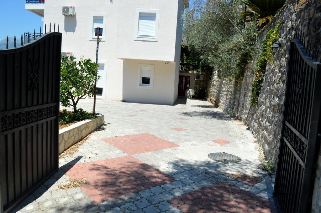Apartments Mm Sveti Stefan Exterior photo